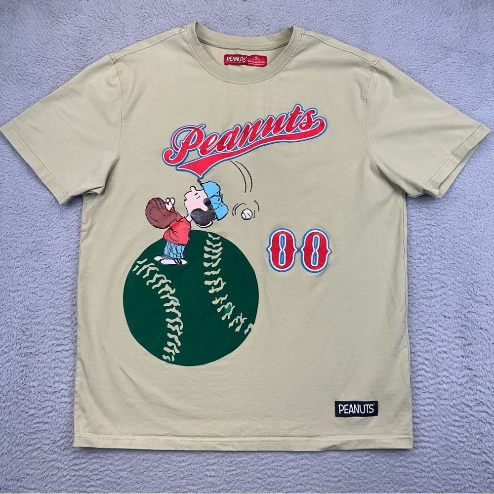Peanuts Beige Graphic Tee with Baseball Print